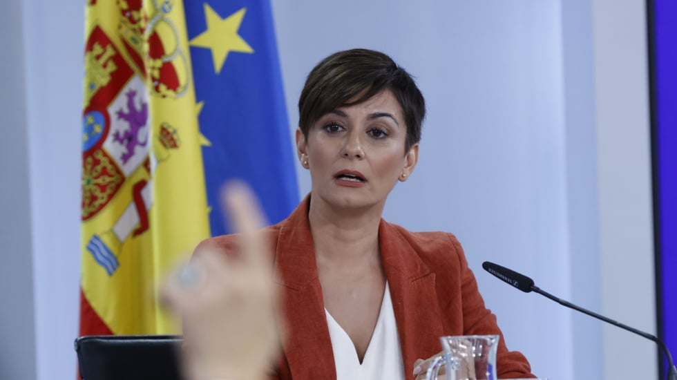 MADRID, 25/09/2023.- La ministra portavoz del Gobierno y ministra de Política Territorial en funciones, Isabel Rodríguez, ofrece una rueda de prensa después de la reunión del Consejo de Ministros, este lunes en Madrid. EFE/Juan Carlos Hidalgo