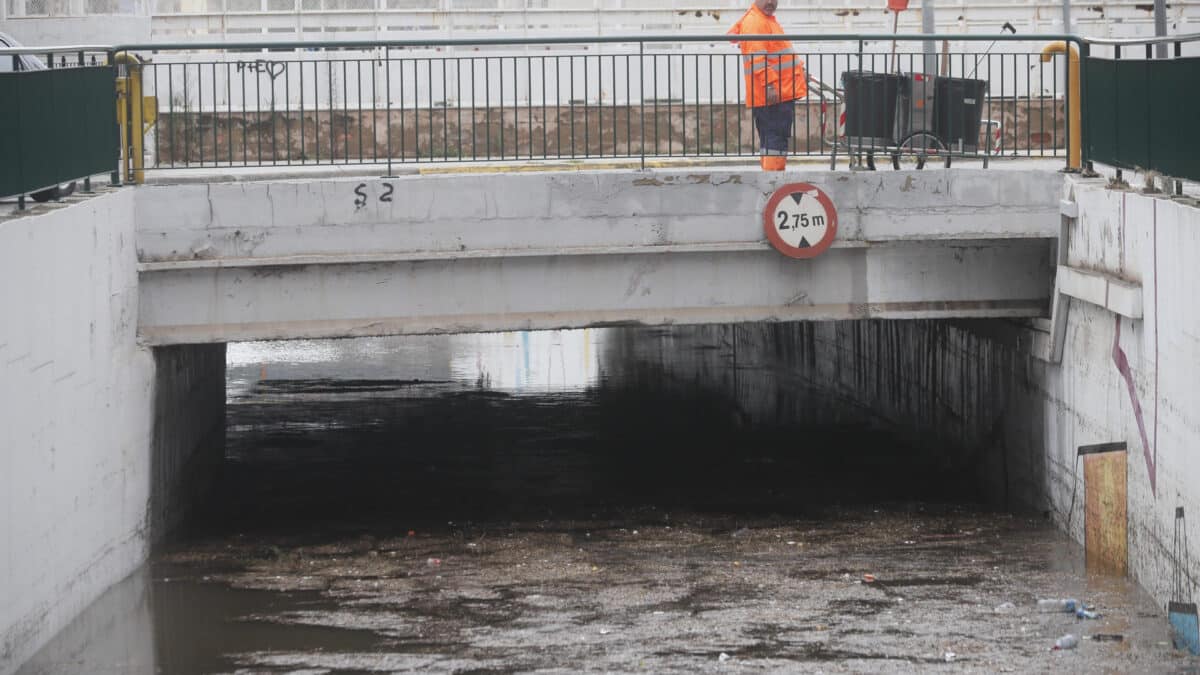 Las fuertes lluvias obligan a cortar el servicio ferroviario en el Corredor Mediterráneo