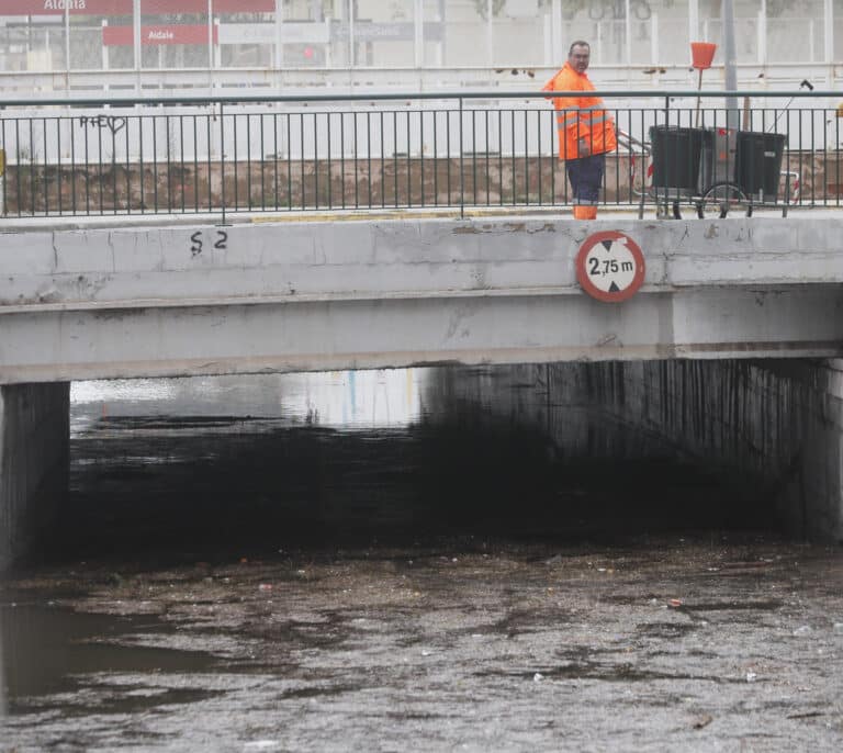 Las fuertes lluvias obligan a cortar el servicio ferroviario en el Corredor Mediterráneo