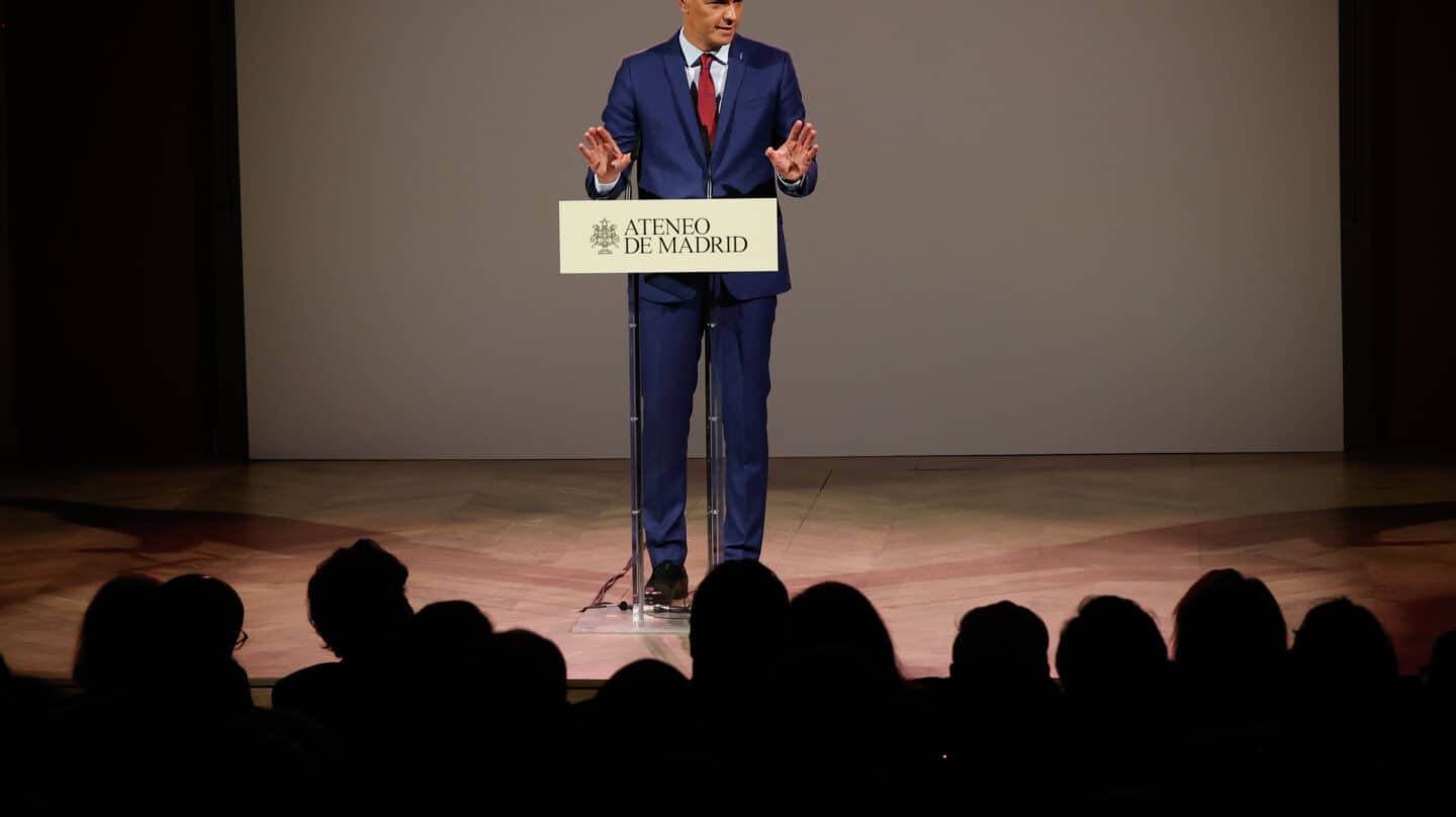 MADRID, 04/09/2023.- El presidente del Gobierno en funciones y líder socialista, Pedro Sánchez, interviene en un desayuno en el Ateneo de Madrid, donde aborda la situación política en el arranque de un curso muy complicado, marcado por el debate de investidura. EFE/ Juan Carlos Hidalgo