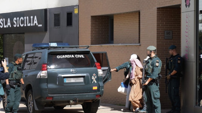 Verónica R, la yihadista que adoctrinaba a sus hijos en Vitoria, iba a acudir a zonas de conflicto 