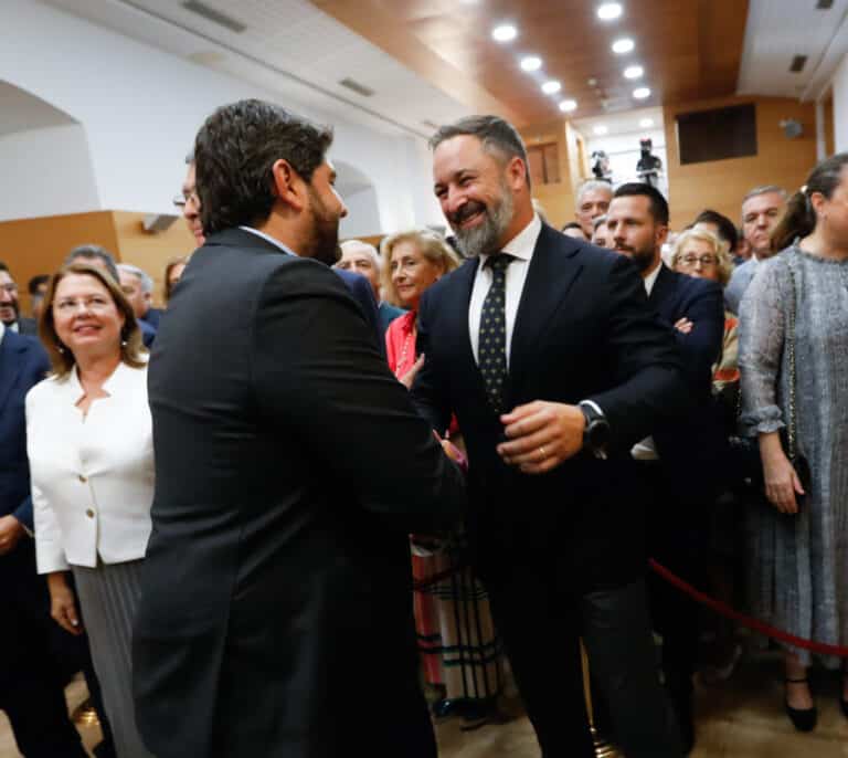 La tregua de PP y Vox, a prueba por la oposición a la amnistía y la crisis de Extremadura