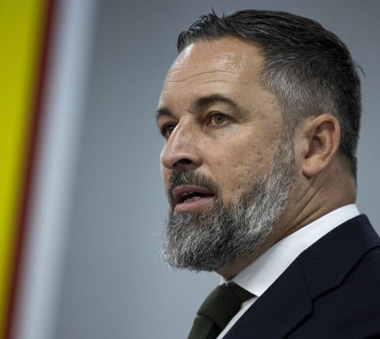 Vox, contrario a que Feijóo siga tanteando al PNV después de las elecciones vascas