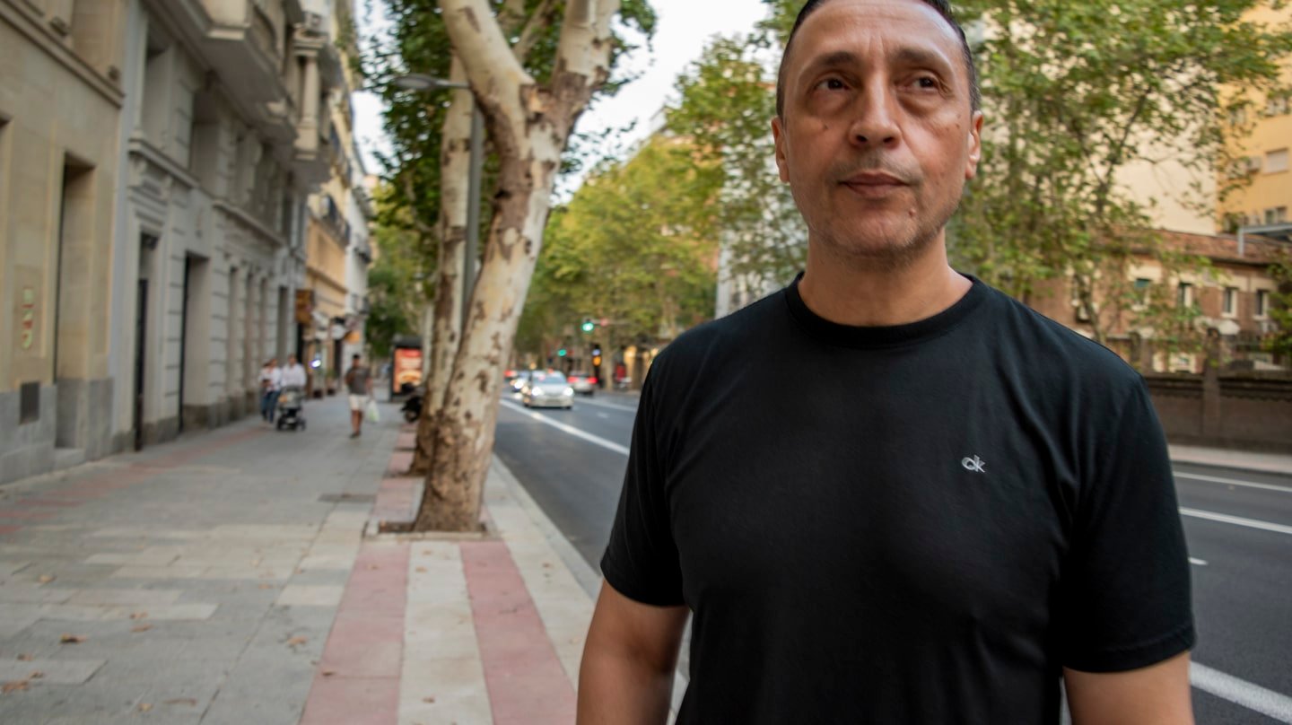 Abdelilah Issou, desertor del ejército marroquí, durante la entrevista de El Independiente.