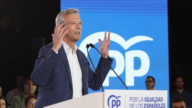 El presidente de la Xunta avala que los diputados del PP hablen gallego en el Congreso: "Están en su derecho" El presidente del PP de Galicia, Alfonso Rueda esta mañana en el acto