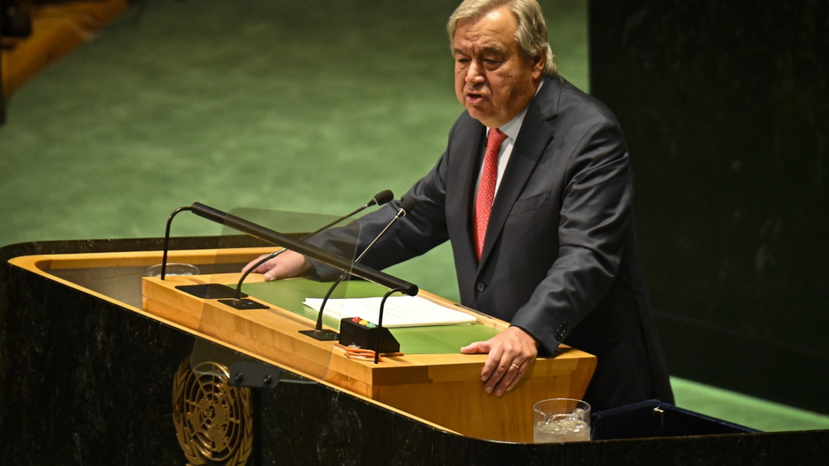 El Secretario General de las Naciones Unidas, Antonio Guterres, se dirige a los delegados durante el 78º período de sesiones de la Asamblea General de las Naciones Unidas