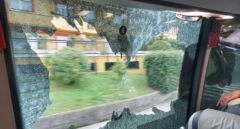 Hinchas del Real Oviedo apedrean el autobús del Sporting antes de que comenzara el derbi asturiano