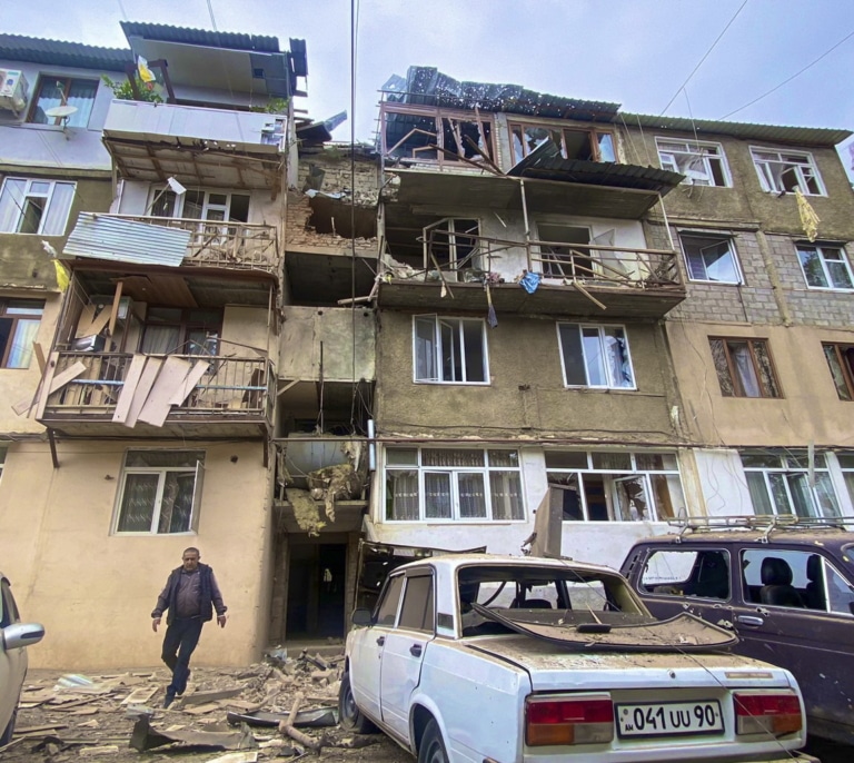 Un bombardeo de Azerbaiyán deja 25 muertos en Nagorno Karabaj