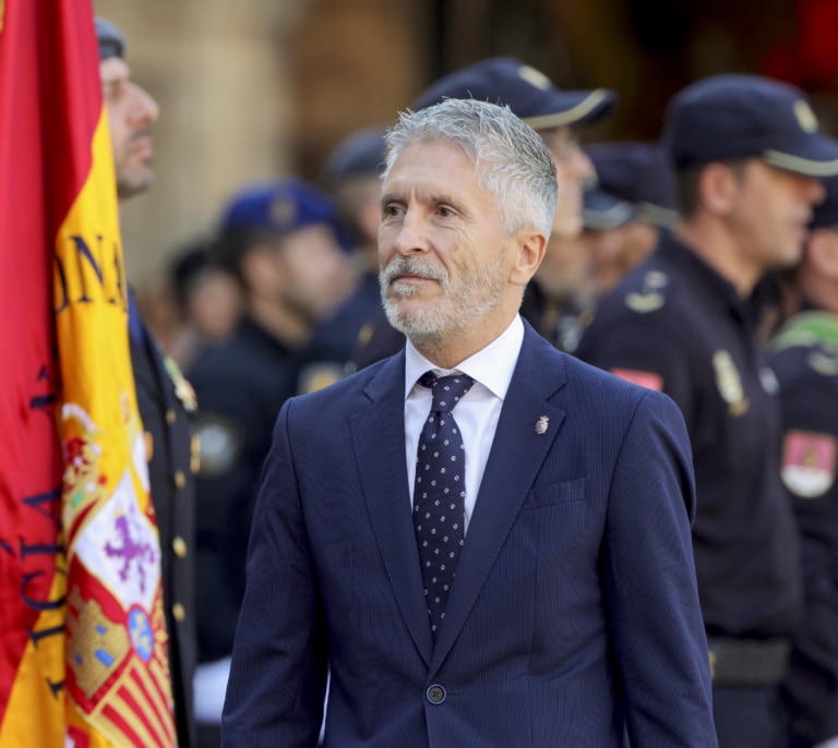 Pitidos a Marlaska en el Día de la Policía en Salamanca