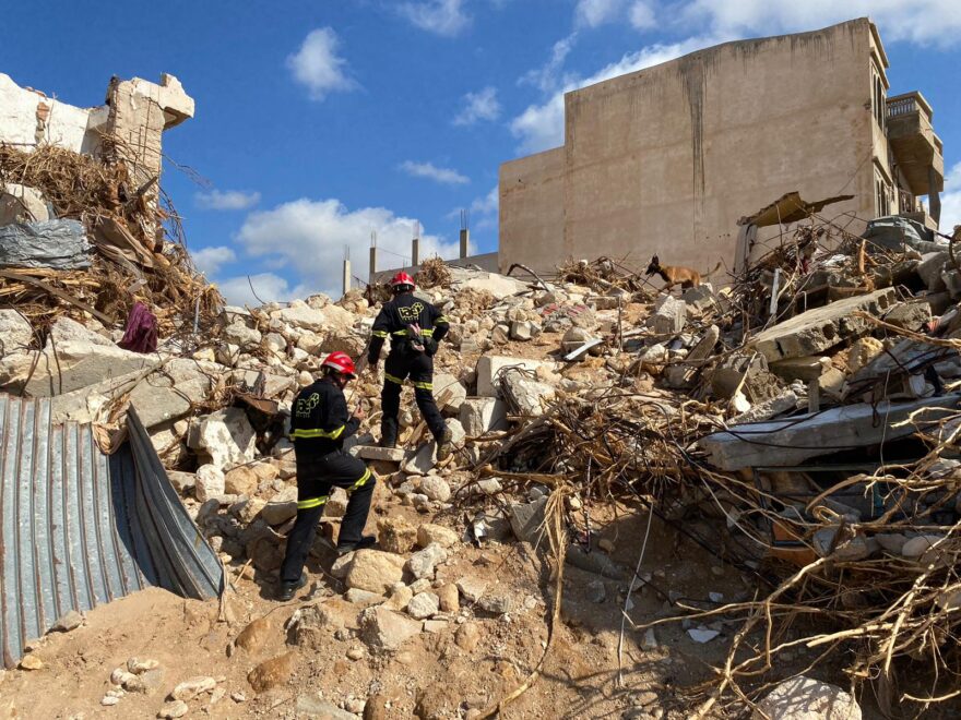 Bomberos españoles en Derna (Libia)