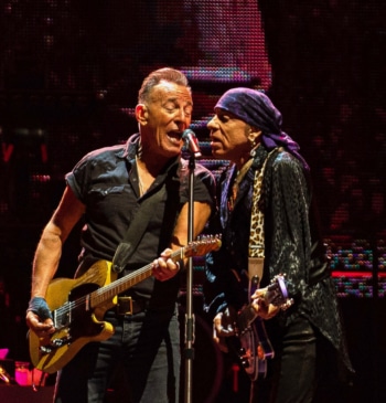 Bruce Springsteen pospone todas sus actuaciones hasta 2024 para recuperarse de una úlcera péptica