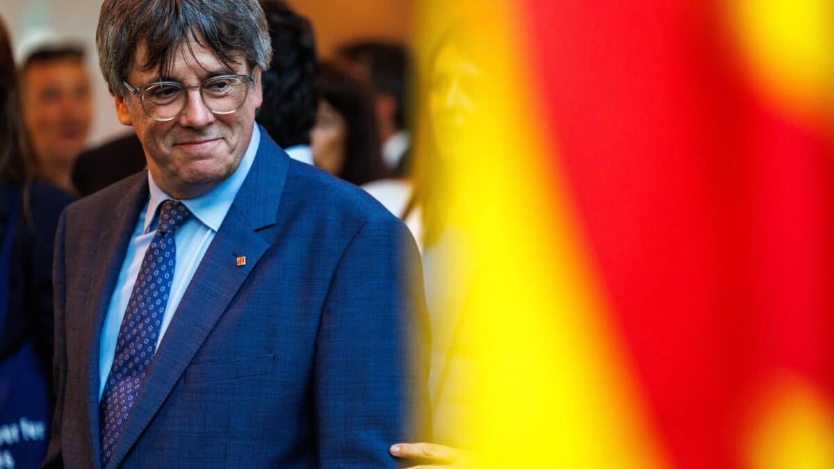 El líder catalán Carles Puigdemont asiste a una exposición sobre "las contribuciones de Cataluña al progreso social y político europeo"