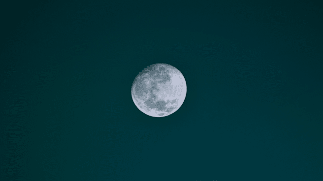 Cuándo es la luna llena de septiembre 2023 Vistas del cielo con una luna llena, sabiendo cuándo es la de septiembre de 2023, conocida como "Luna de la Cosecha"