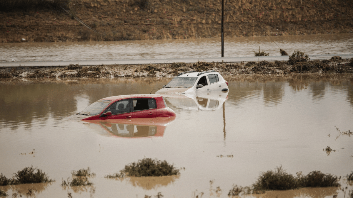 Dos coches hundidos en Toledo tras el paso de la DANA, que dejará fuertes lluvias en algunas regiones de España hasta la próxima semana