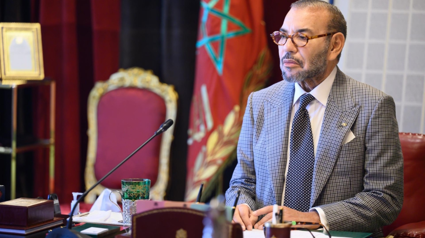 El rey Mohamed VI preside una reunión para aprobar un programa destinados a los afectados por el terremoto.