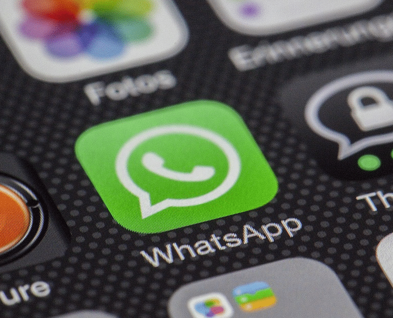 El bulo de Whatsapp sobre las fotos de “buenos días” que formatean el móvil con un virus