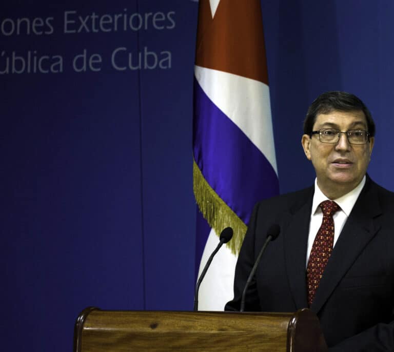 Cuba envía soldados a Rusia y lo disfraza de tráfico ilegal de personas