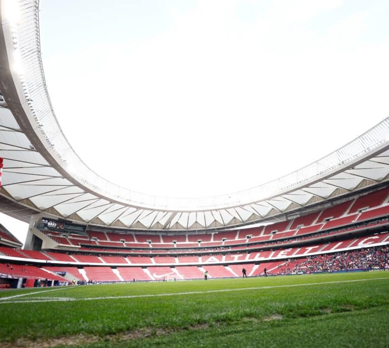 El fútbol femenino acapara el debate nacional con las gradas vacías y en pérdidas