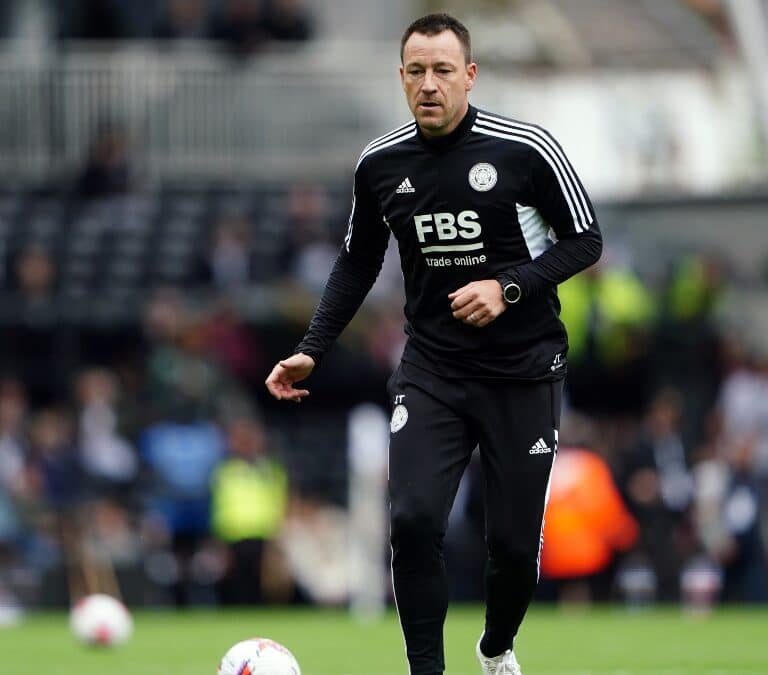 Terry se vende: ¿Cuánto cuesta cenar o una foto con él?