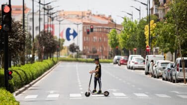 Muere un joven tras caer de un patinete eléctrico con doble motor