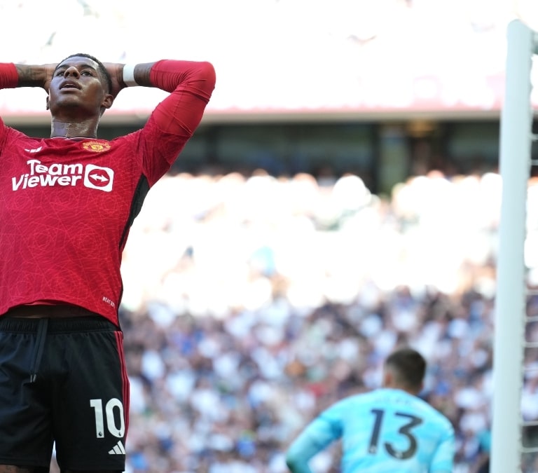 Rashford estrella su coche contra el de una abuela de 74 años