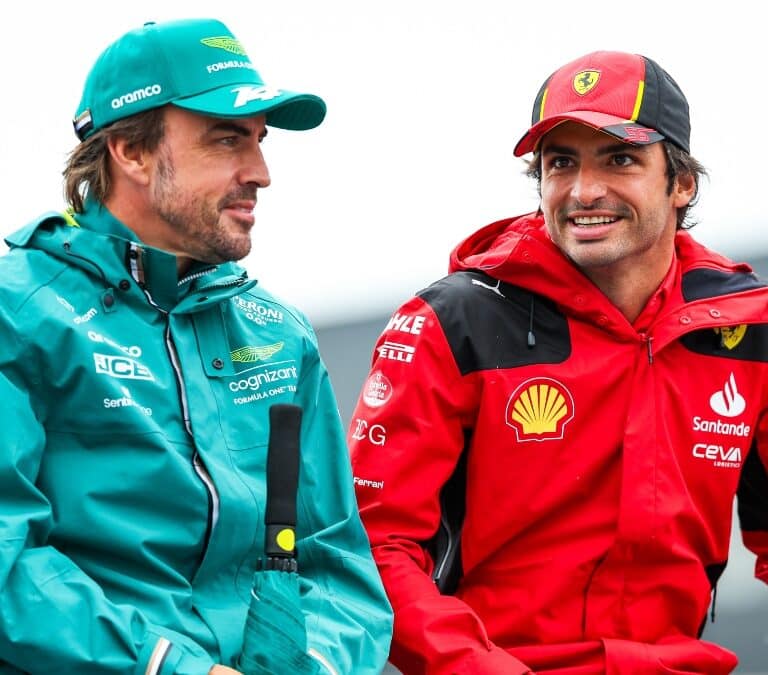 Fernando Alonso explica por qué no corre igual contra Carlos Sainz