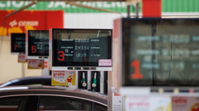 Pantallas con los precios en una estación de servicio de Madrid en septiembre de 2023 Pantallas con los precios en una estación de servicio de Madrid en septiembre de 2023