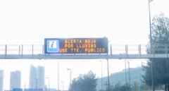 La resaca de la DANA en Madrid provoca el caos en carreteras y transporte público
