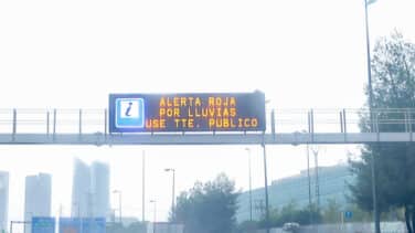 La resaca de la DANA en Madrid provoca el caos en carreteras y transporte público