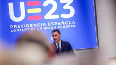 Sánchez "analiza detenidamente" la inversión saudí en Telefónica para "proteger los intereses nacionales"