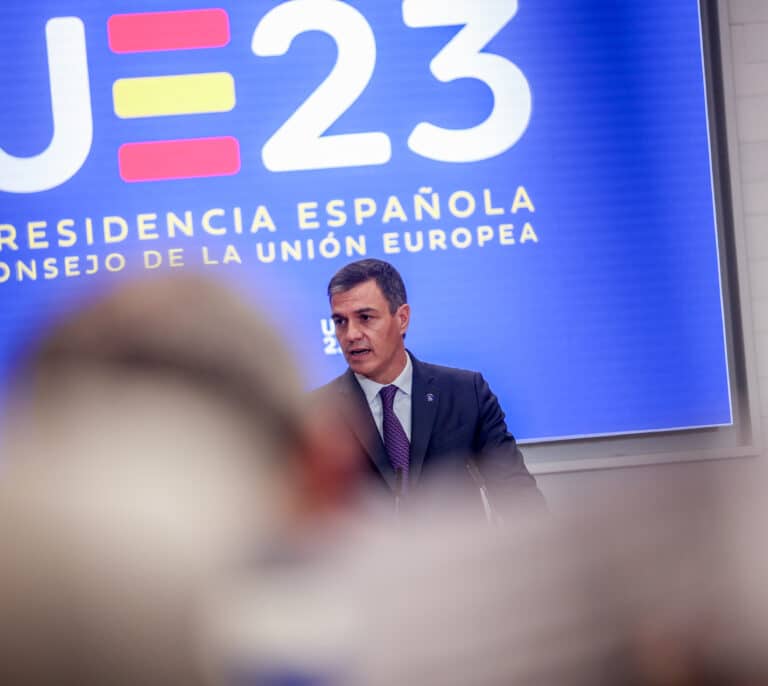Sánchez "analiza detenidamente" la inversión saudí en Telefónica para "proteger los intereses nacionales"