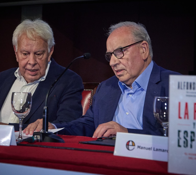 Irritación en el PSOE por las críticas de González y Guerra: "Desleales son los que no respetan las mayorías del partido"