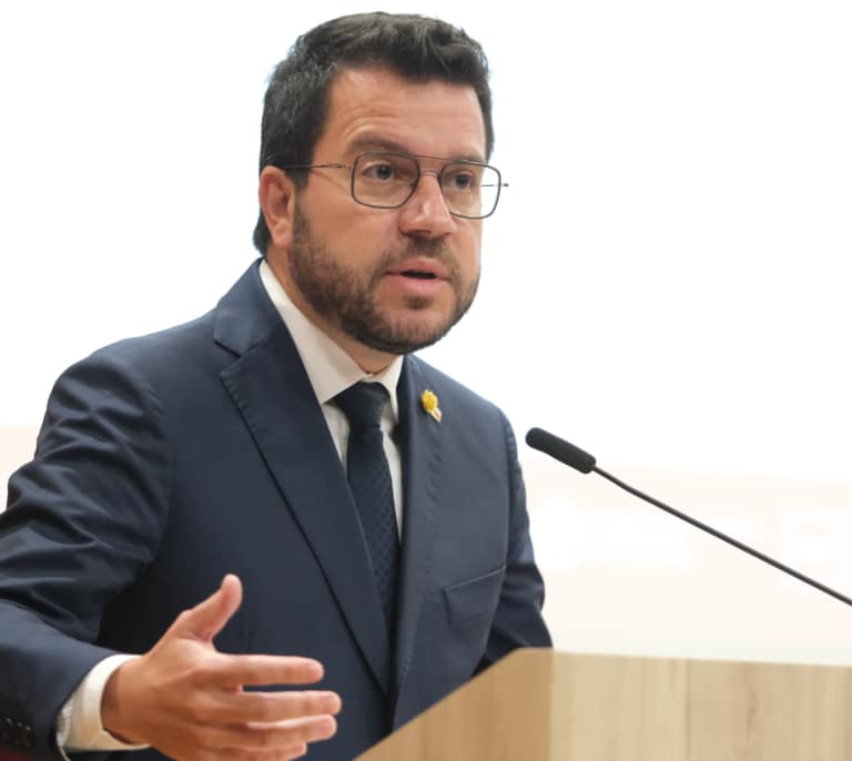 El independentismo 'pasa' del acto del PP contra la amnistía: "Han paseado su pánico a las libertades"