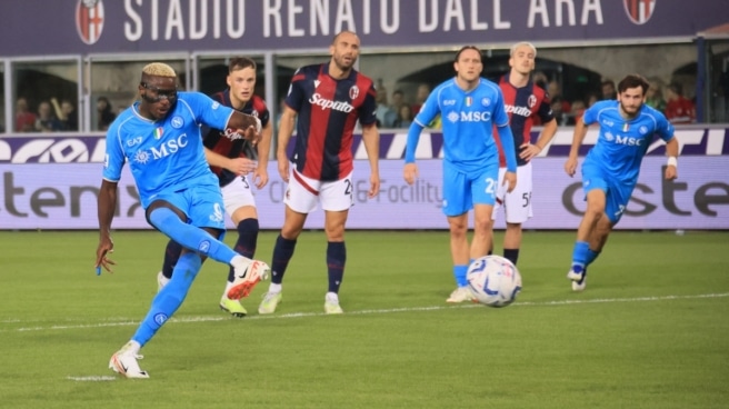 Victor Osimhen lanza un penalti con el Nápoles al Bolonia Victor Osimhen