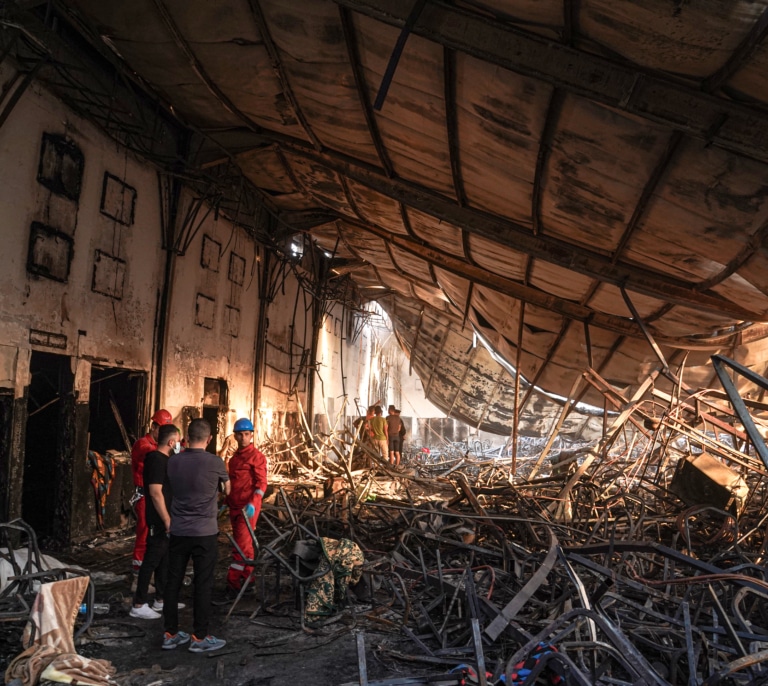 La boda que acabó en infierno: al menos 100 muertos por un incendio en una fiesta en el norte de Irak