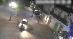 La Guardia Civil detiene a cinco ladrones que robaban bancos con una excavadora