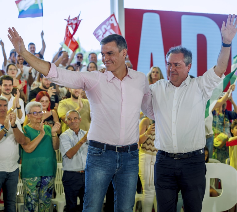 Sánchez lanza su investidura en el corazón del PSOE poniendo el acento en la agenda social y sorteando Cataluña