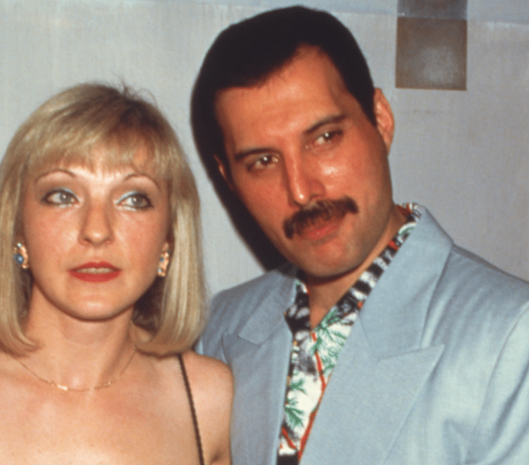 "Demasiado con lo que lidiar": el pesado y millonario legado personal de Freddie Mercury que Mary Austin saca a subasta