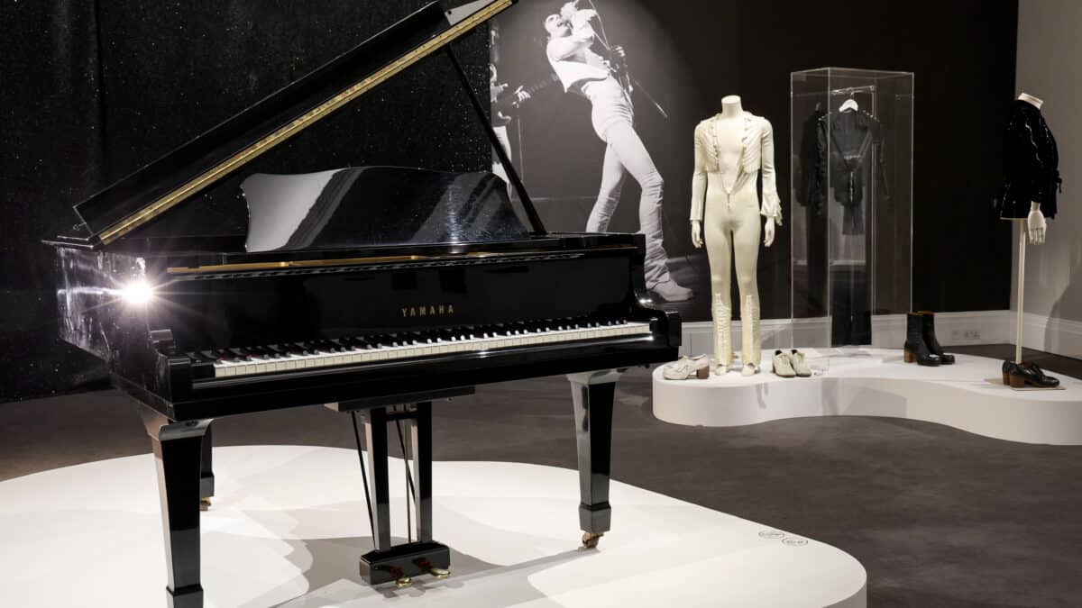 El piano de Mercury se vende por menos de la mitad de lo esperado