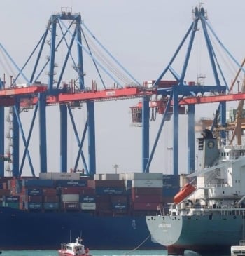 Intervienen más de una tonelada de cocaína en un portacontenedores en la [...]