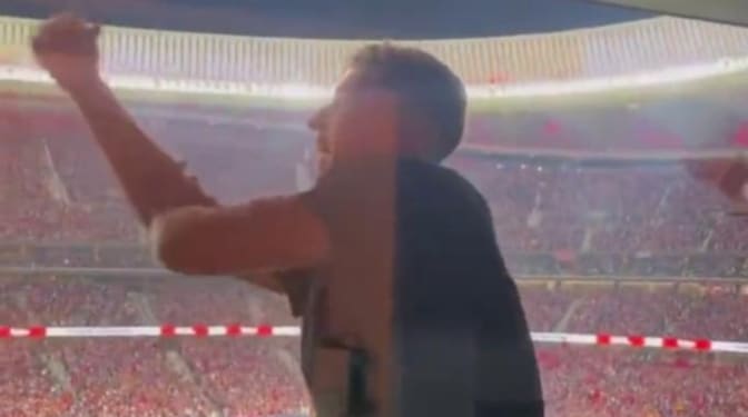 El feo gesto del hijo de Simeone a los seguidores del Real Madrid