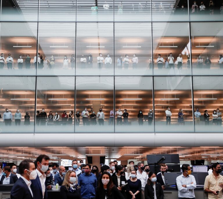 Goldman Sachs y un millón de libras por las reuniones a gritos