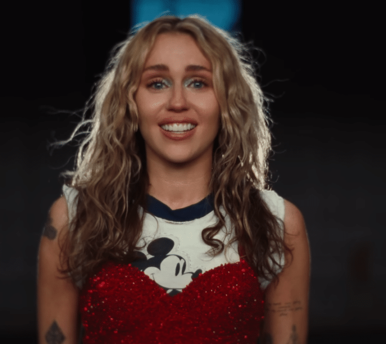 La redención de Miley Cyrus: de desnudarse en 'Wrecking Ball' a hacerse mayor (esta vez de verdad)