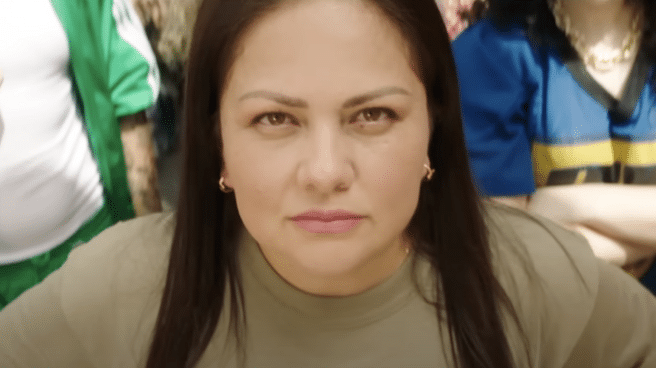 Lili Melgar, la niñera despedida por Piqué que ahora es protagonista del nuevo videoclip de Shakira Lili Melgar en el videoclip de Shakira 'El Jefe'