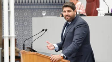 López Miras, reelegido presidente de Murcia con los votos de Vox, su nuevo socio de Gobierno