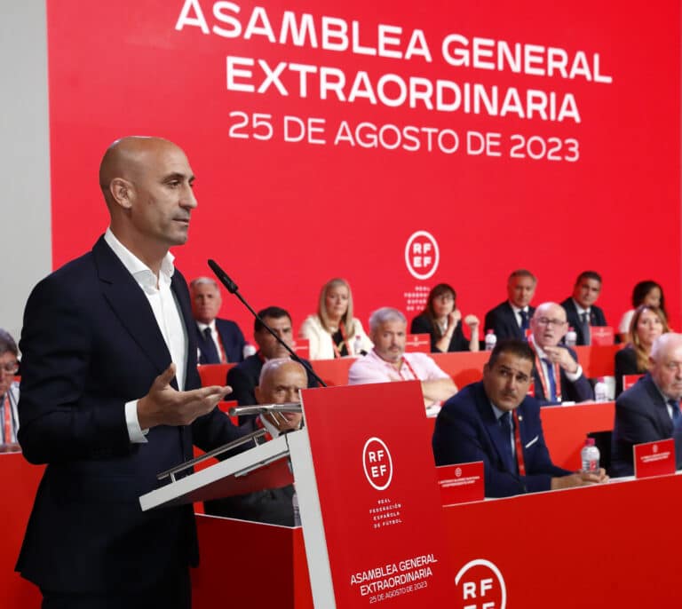 Rubiales denuncia el "linchamiento" de quienes "deben garantizar la separación de poderes"