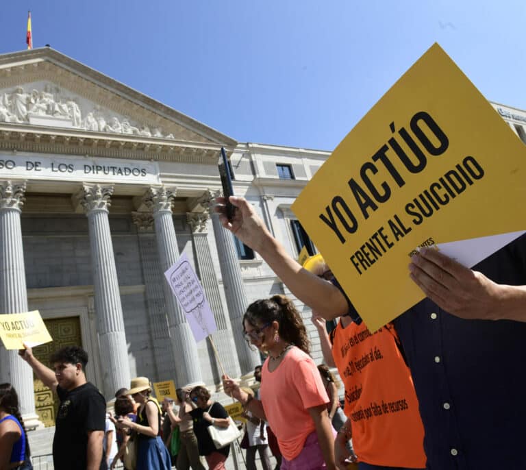 El vía crucis de demostrar que el trabajo provoca suicidios