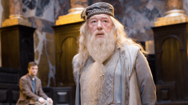 michael-gambon-caracterizado-como-dumbledore.r_d.560-87-7080
