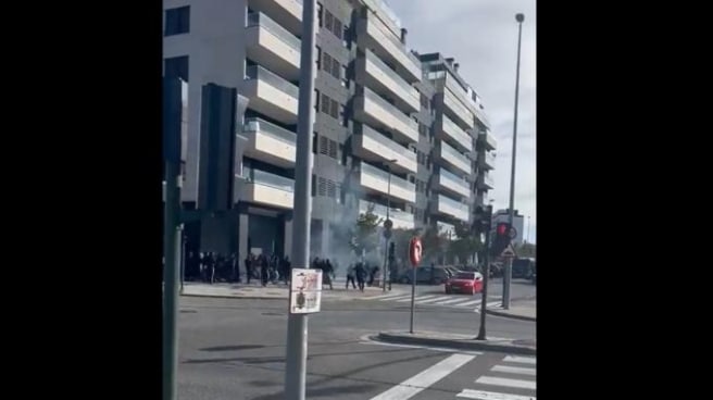 Pelea entre ultras de Osasuna y Sevilla Pelea entre ultras de Osasuna y Sevilla