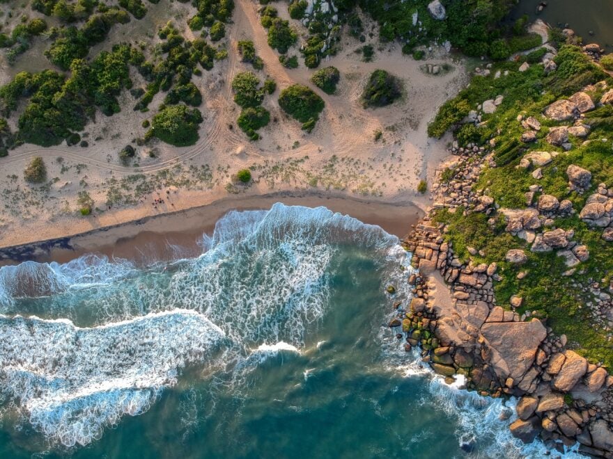 La playa de la ciudad de Amara en Sri Lanka, que es uno de los países que cambiaron su nombre como ahora quiere India